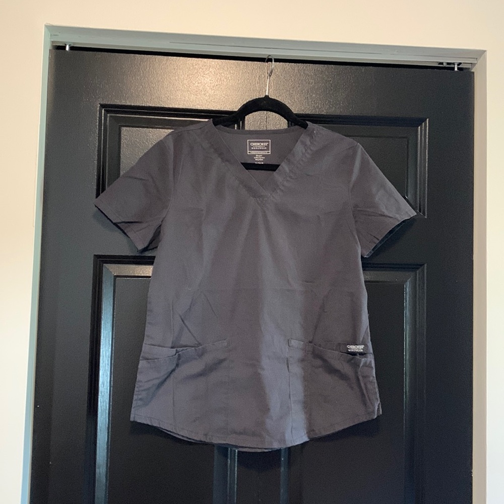 Dark grey Cherokee scrub top